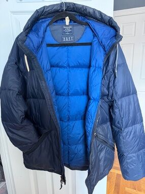 Abercrombie & Fitch Men's Waterproof Windproof Ultra Puffer Down Jacket. Size L